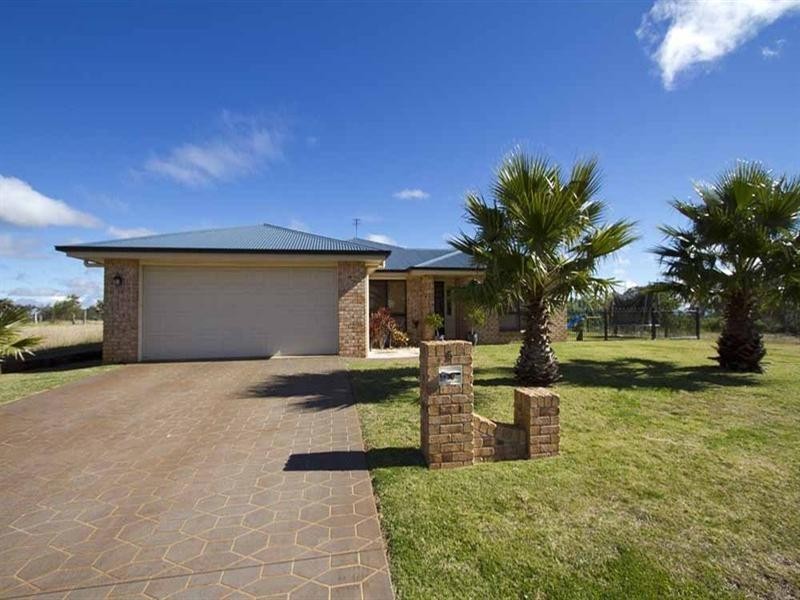 5 Macrossan Street, Cranley QLD 4350
