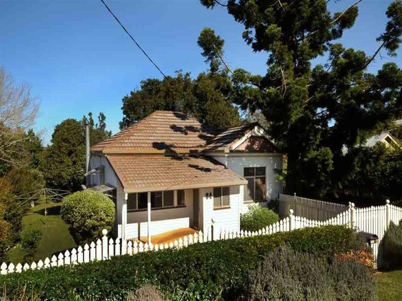 64 Jellicoe Street, Mount Lofty QLD 4350