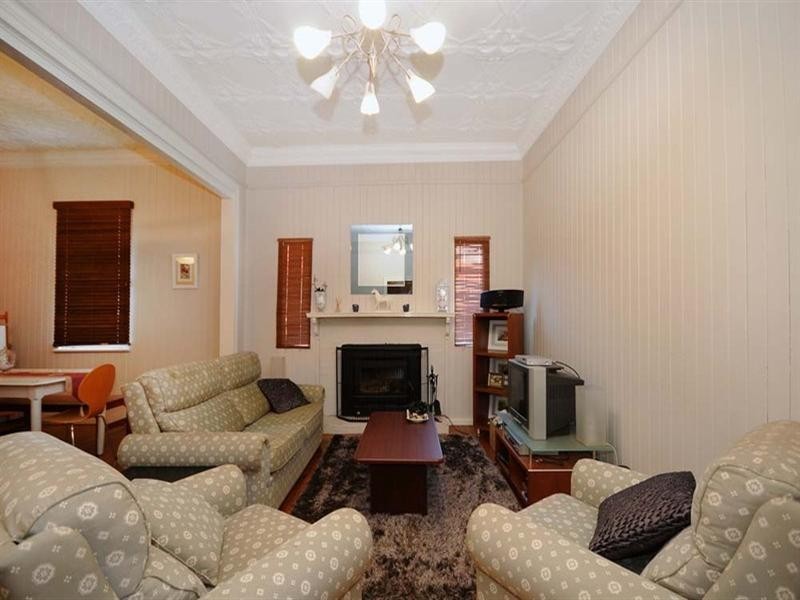 64 Jellicoe Street, Mount Lofty QLD 4350