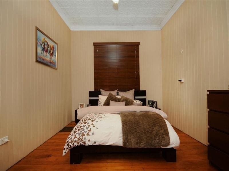 64 Jellicoe Street, Mount Lofty QLD 4350