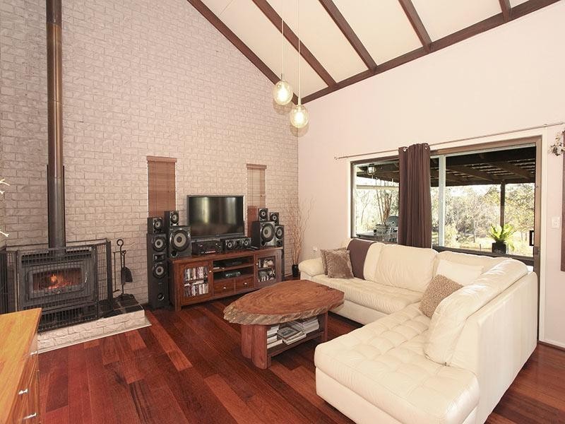 587 Perseverance Dam Road, Crows Nest QLD 4355