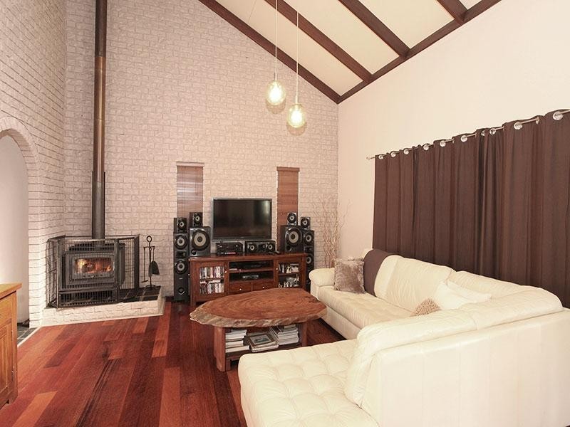 587 Perseverance Dam Road, Crows Nest QLD 4355