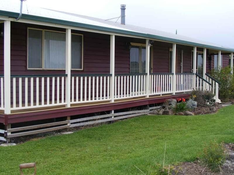 11 Railway Parade, Cambooya QLD 4358