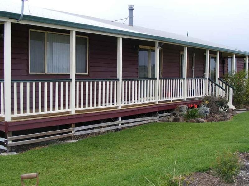 11 Railway Parade, Cambooya QLD 4358