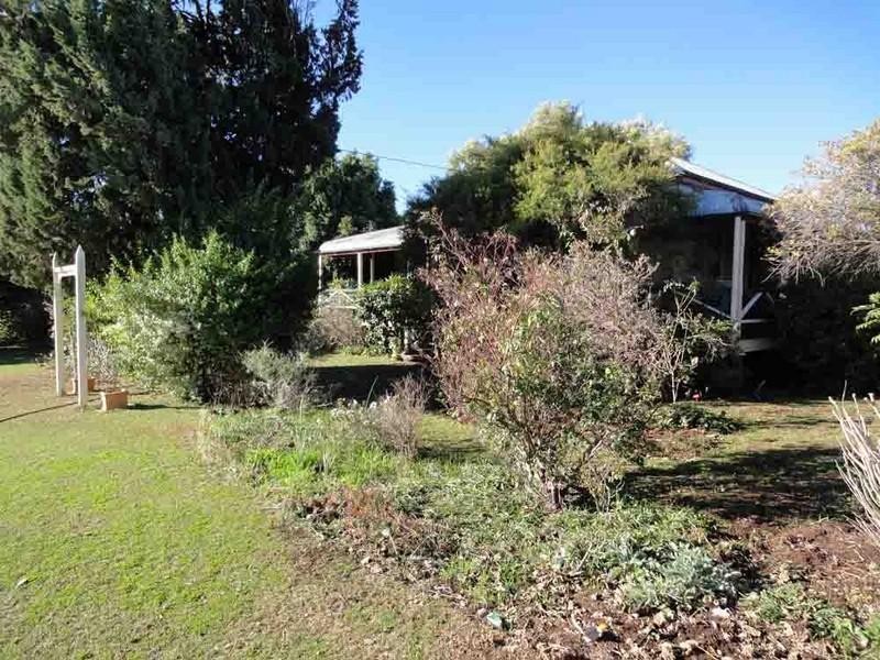 1071 Oakey-Pittsworth Road, Aubigny QLD 4401