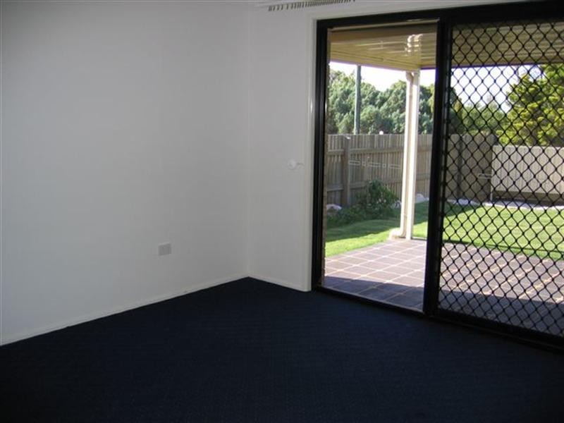1 Banksdale Drive, Middle Ridge QLD 4350