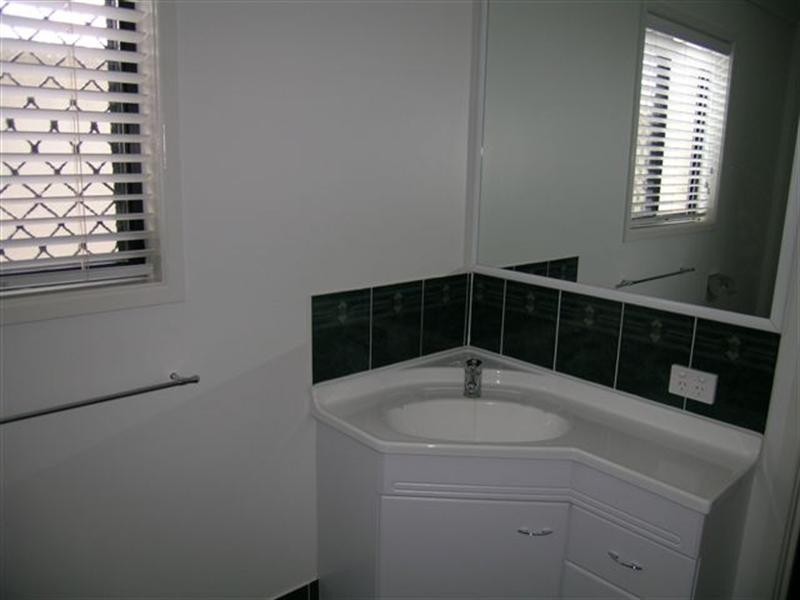 1 Banksdale Drive, Middle Ridge QLD 4350