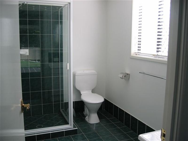 1 Banksdale Drive, Middle Ridge QLD 4350