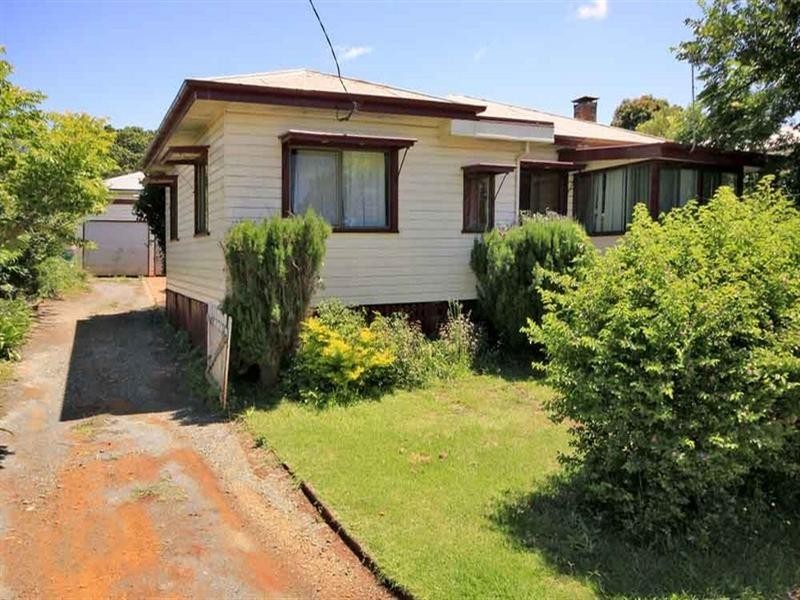 253 West Street, Harristown QLD 4350