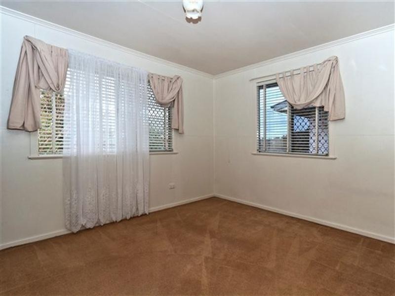 11 Brown Street, Rockville QLD 4350