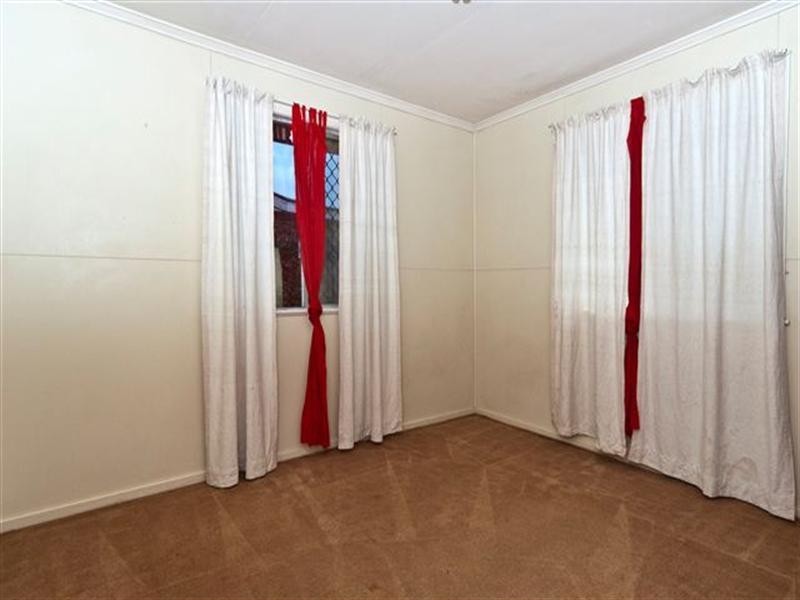 11 Brown Street, Rockville QLD 4350