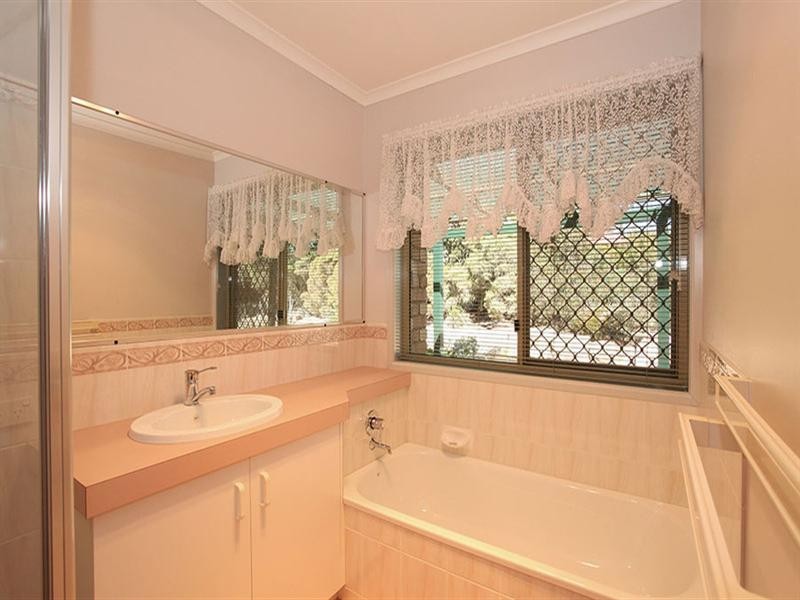 4 Derry Place (Windemere Drive), Hodgson Vale QLD 4352