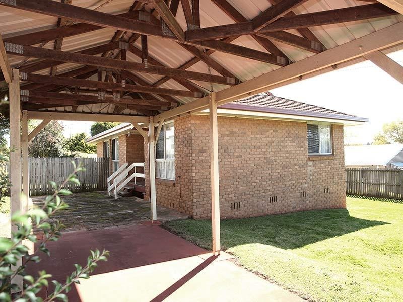 15 Festival Street, Rockville QLD 4350