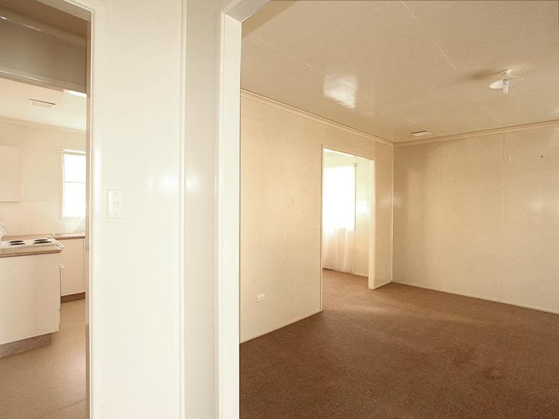 15 Festival Street, Rockville QLD 4350