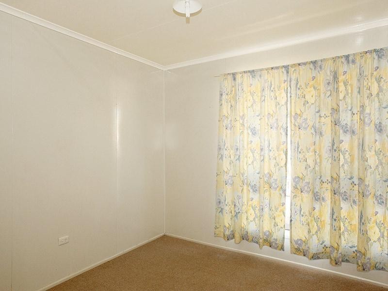 15 Festival Street, Rockville QLD 4350