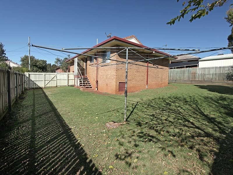 15 Festival Street, Rockville QLD 4350