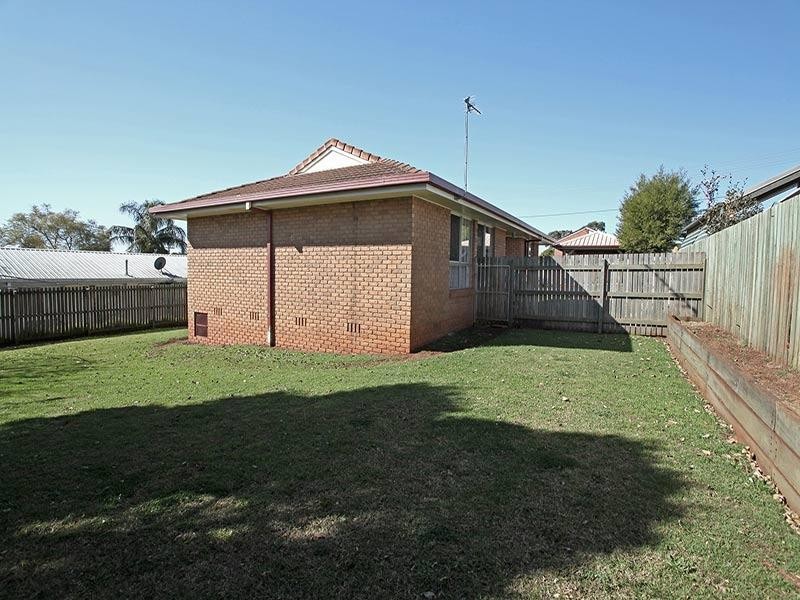 15 Festival Street, Rockville QLD 4350