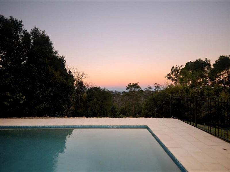 6 Chatswood Close, Mount Lofty QLD 4350