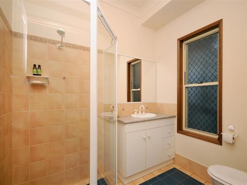 6 Chatswood Close, Mount Lofty QLD 4350