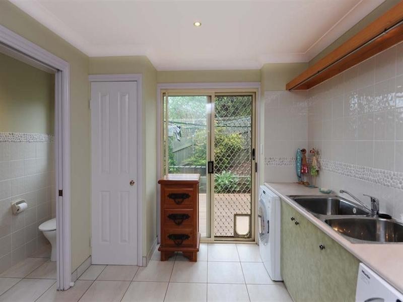 4 Chatswood Close, Mount Lofty QLD 4350