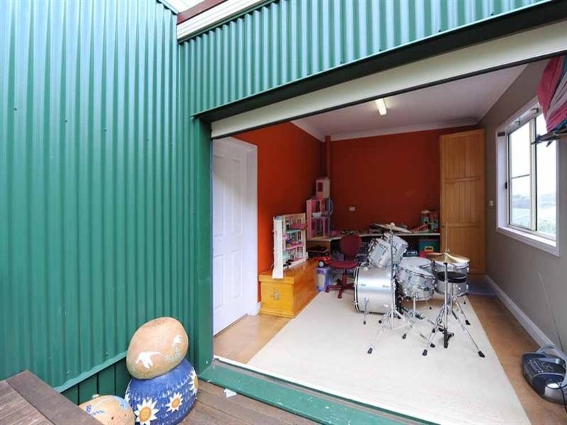 4 Chatswood Close, Mount Lofty QLD 4350