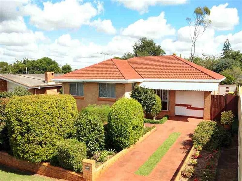 279 Tor Street, Wilsonton QLD 4350