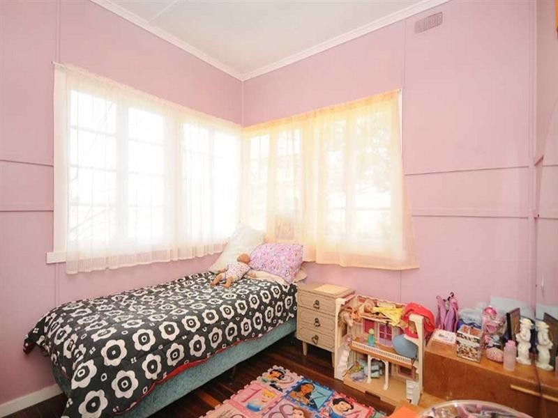 27 Yeates Street, Harlaxton QLD 4350