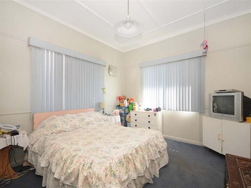 304 Bridge Street, Newtown QLD 4350