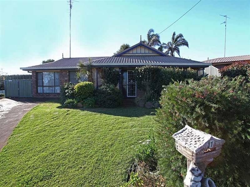 1 Walnut Court, Newtown QLD 4350