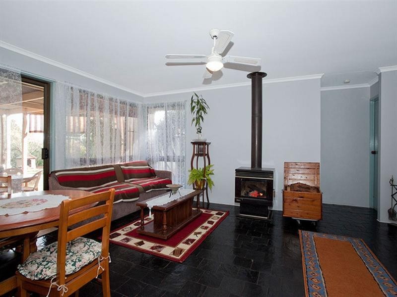 1 Walnut Court, Newtown QLD 4350