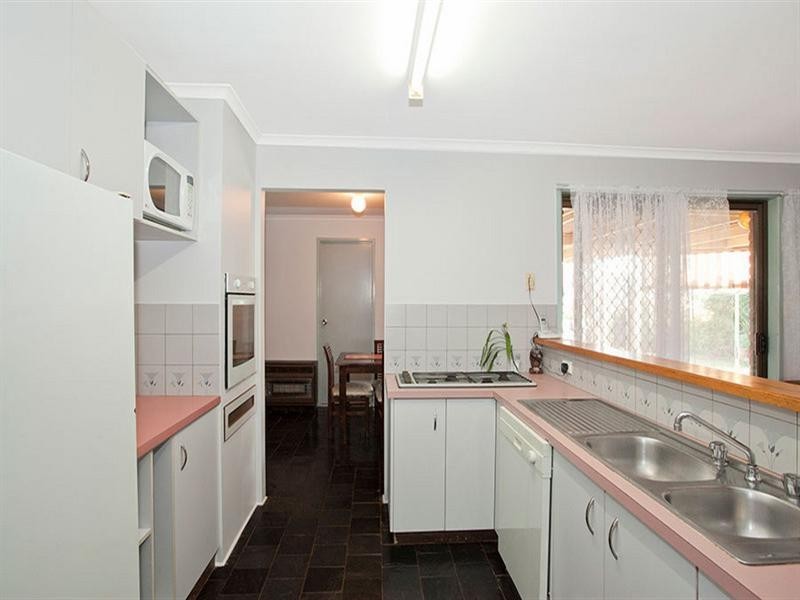 1 Walnut Court, Newtown QLD 4350