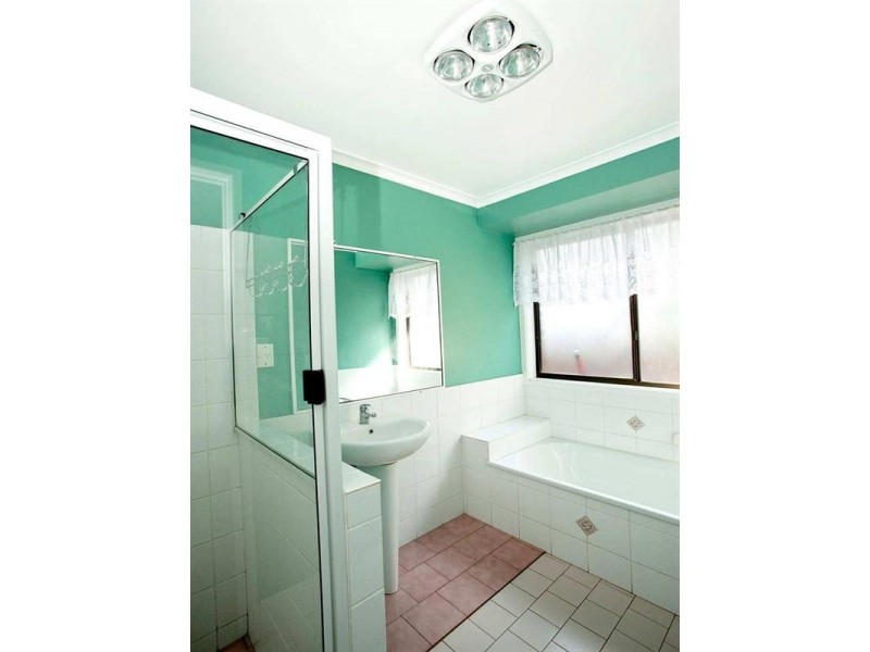 1 Walnut Court, Newtown QLD 4350