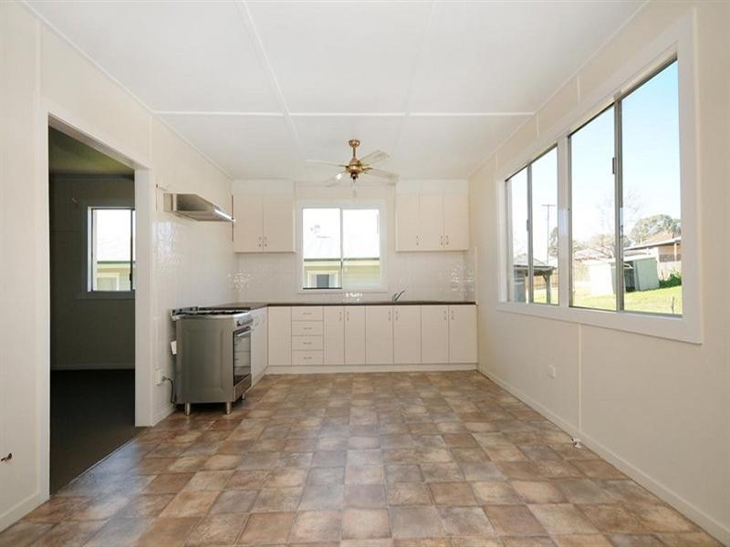 188 Jellicoe Street, Newtown QLD 4350