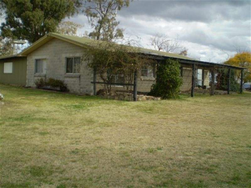 400 Savages Road, Hodgson Vale QLD 4352