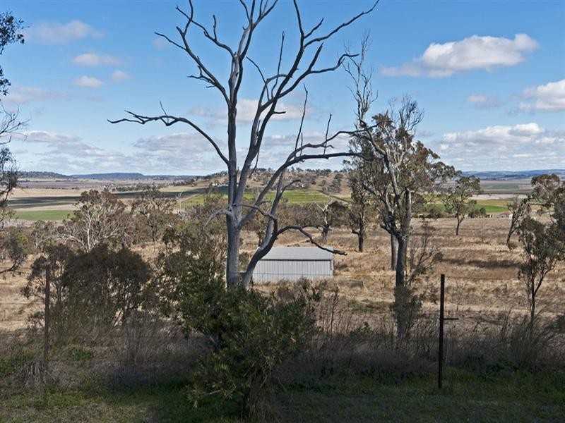 400 Savages Road, Hodgson Vale QLD 4352