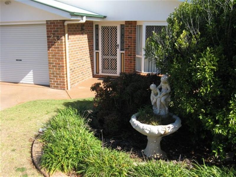 25 Cherokee Drive, Wilsonton QLD 4350