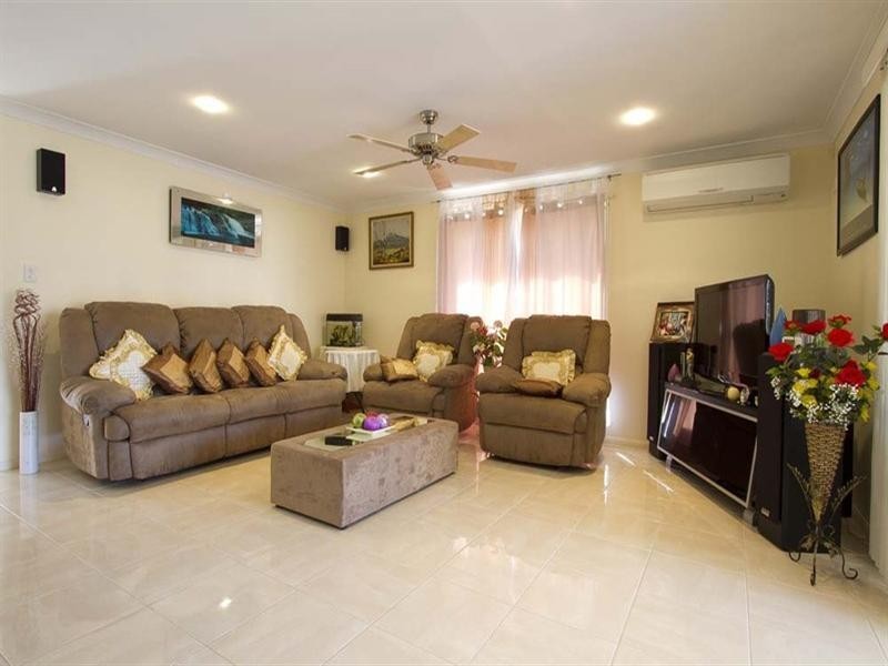 42 Sunset Drive, Glenvale QLD 4350