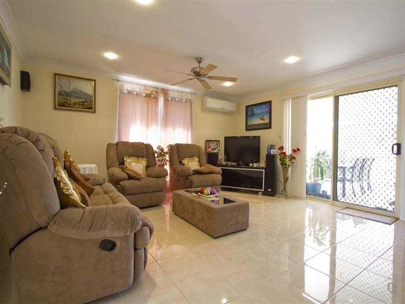 42 Sunset Drive, Glenvale QLD 4350