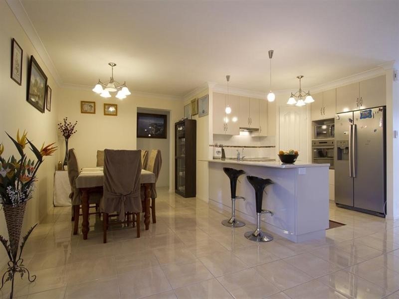 42 Sunset Drive, Glenvale QLD 4350
