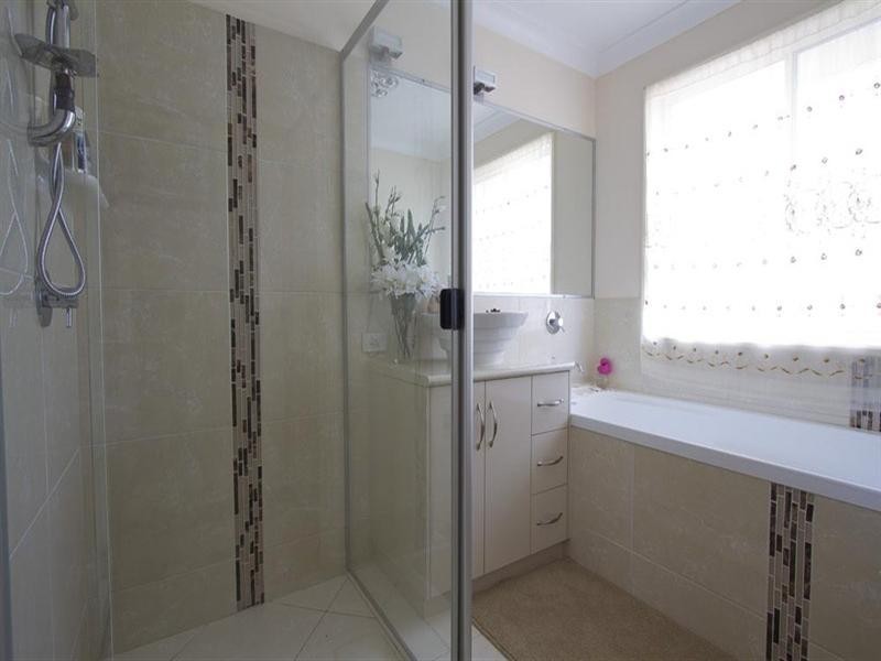 42 Sunset Drive, Glenvale QLD 4350