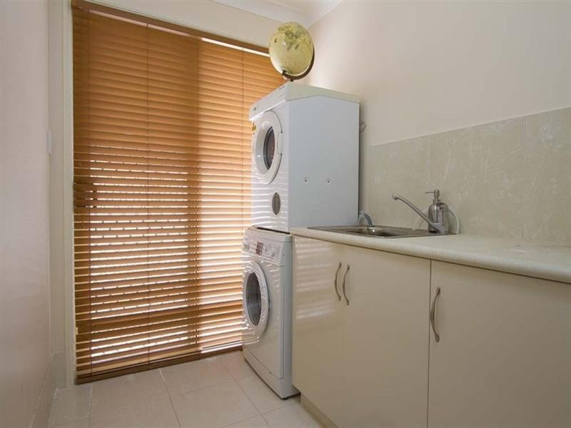 42 Sunset Drive, Glenvale QLD 4350