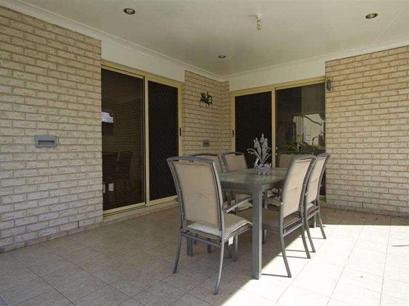 42 Sunset Drive, Glenvale QLD 4350