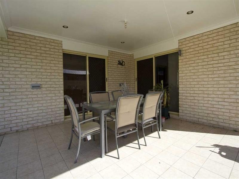 42 Sunset Drive, Glenvale QLD 4350