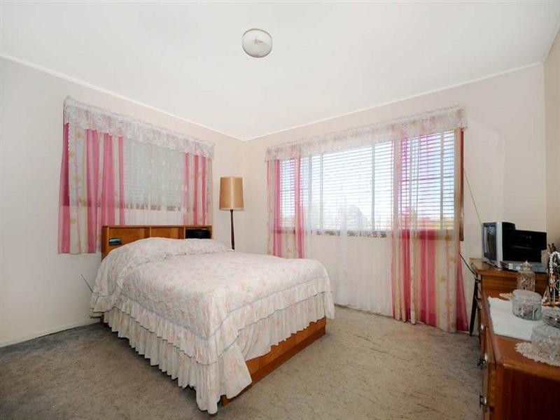 26 Barrymount Crescent, Mount Lofty QLD 4350