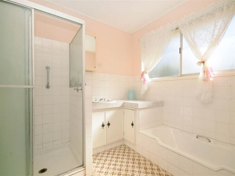 26 Barrymount Crescent, Mount Lofty QLD 4350