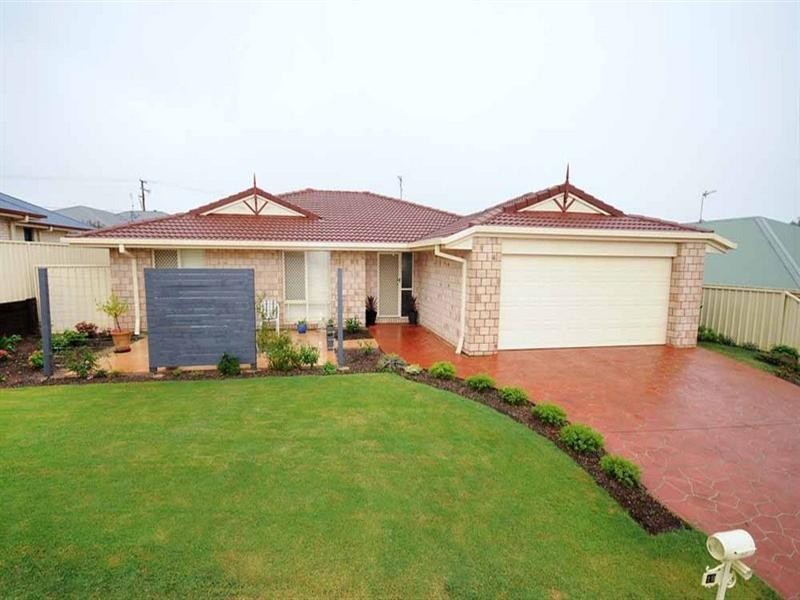 19 Willowburn Drive, Rockville QLD 4350