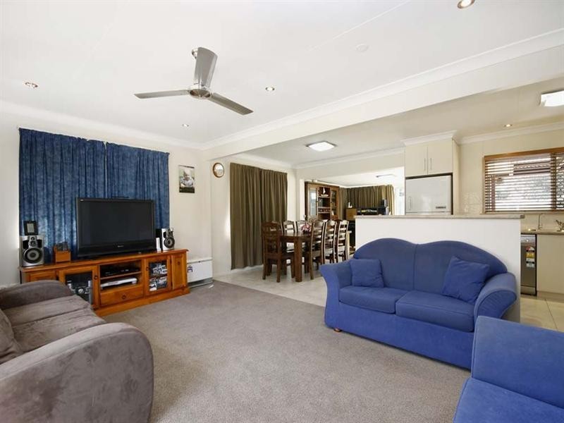 13 Clearview Street, Rockville QLD 4350