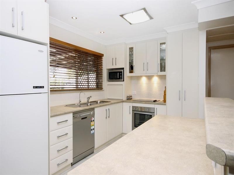 13 Clearview Street, Rockville QLD 4350