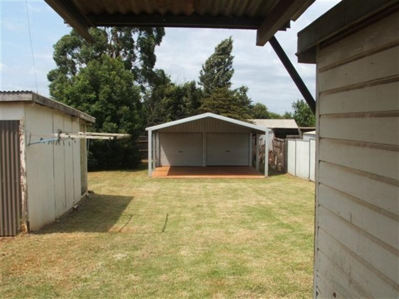 26 Rob Street, Newtown QLD 4350