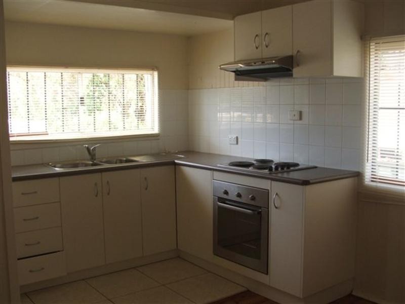 26 Rob Street, Newtown QLD 4350